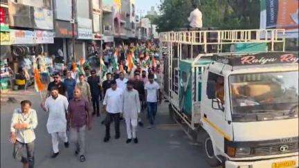 ગોંડલમાં ઓપરેશન સિંદૂરની ઉજવણી : ધારાસભ્ય ગીતાબા જાડેજાની આગેવાનીમાં તિરંગા યાત્રા નીકળી ભારતીય સૈન્યના સન્માનમાં