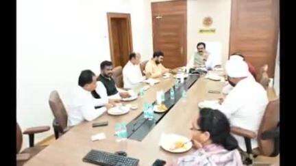 छिंदवाड़ा नगर: भोपाल में प्रभारी मंत्री राकेश सिंह ने ली बीजेपी प्रबंध समिति की बैठक, सांसद कार्यालय ने दी जानकारी