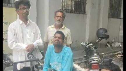 निरसा/चिरकुंडा: निरसा बाल विकास पदाधिकारी ने घाघरा में दिव्यांगों को साइकिलें वितरित कीं