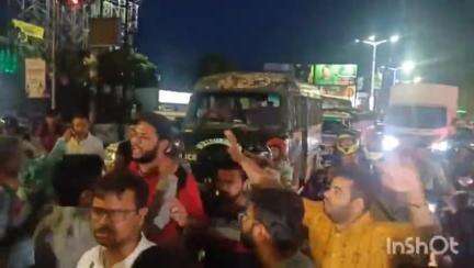 রাজারহাট: বিকাশ ভবনে যোগ্য শিক্ষক ও শিক্ষা কর্মীদের উপর পুলিশের আক্রমণের প্রতিবাদে মধ্যমগ্রামের রাজপথে বামেদের প্রতিবাদ কর্মসূচী