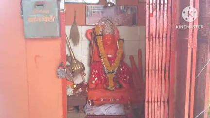 छिंदवाड़ा: छिंदवाड़ा के खमरा किशनपुर में हनुमान मंदिर पर भक्तों का उमड़ रहा है जन सैलाब, महाराज जी निकाल रहे हैं पर्चा