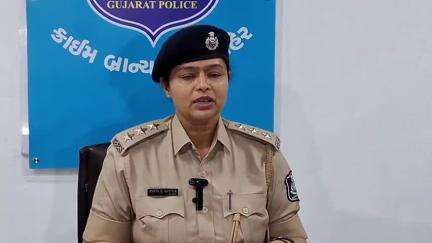 ચોરાસી: અમદાવાદ ખાતેથી ડિજિટલ એરેસ કરી ફરિયાદી પાસેથી 22 લાખ પરાવવાના આરોપીના લઈને એસીપી શ્વેતા ડેનિયલ દ્વારા માહિતી આપવામાં આવી