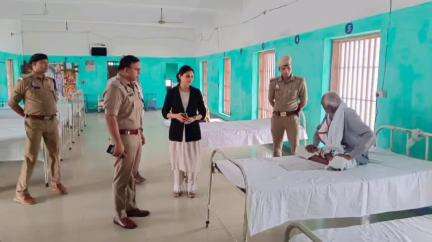 उरई: उरई में जिला जज ने जिला कारागार का किया साप्ताहिक भ्रमण, विधिक साक्षरता शिविर का आयोजन किया