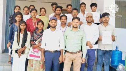 नवादा: नवादा जिला नियोजनालय में प्रशिक्षुओं के बीच प्रमाण पत्र का वितरण किया गया