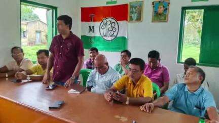 কোচবিহার ২: কোচবিহার 2 নং ব্লক তৃণমূল কংগ্রেসের গুরুত্বপূর্ণ বৈঠক হলো বানেশ্বরে, উপস্থিত INTTUC জেলা সভাপতি