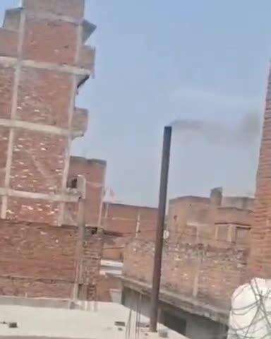 घाटमपुर: बिधनू में अवैध नमकीन फैक्ट्री से निकल रहा जहरीला धुआं, स्थानीय लोगों ने की शिकायत