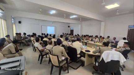 राजगढ़: राजगढ़ पुलिस कंट्रोल रूम में क्राइम बैठक आयोजित, एसपी ने दिए निर्देश