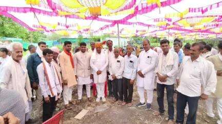 खिलचीपुर: पूर्व MLA डॉ. राम प्रसाद दांगी ने खिलचीपुर विधानसभा क्षेत्र में आयोजित सामाजिक और वैवाहिक कार्यक्रमों में की शिरकत