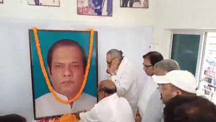 परबत्ता: प्रखंड पहुंचे केन्द्रीय मंत्री गिरिराज सिंह ने स्मृतिशेष पूर्व मंत्री को दी श्रद्धांजलि, सेना के शौर्य को किया सलाम