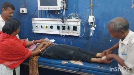 नवादा: फरहा के पास एक शिक्षिका को तेज रफ्तार बाइक ने धक्का मारा, जख्मी हालत में अस्पताल में कराया गया इलाज