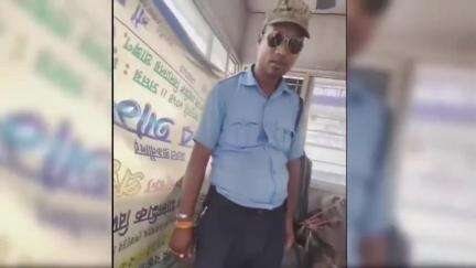 জলপাইগুড়ি: ঘুষ নেওয়ার ভিডিও ভাইরাল হতেই জলপাইগুড়ির এক সিভিক ভলেন্টিয়ারকে কাজ থেকে অব্যহতি, ট্রাফিক আধিকারিককে ক্লোজ