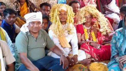 ग्राम एटेगर्दा व कोंडे में आयोजित वैवाहिक समारोह में विधायक इन्द्रशाह मंडावी हुए शामिल