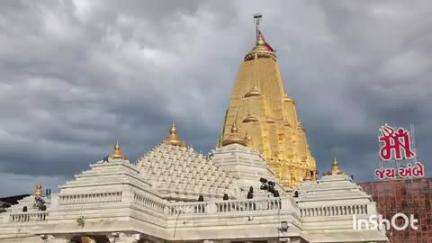 દાંતા: વિધાનસભા અધ્યક્ષ શંકરભાઈ ચૌધરી પહોંચ્યા અંબાજી, અંબાજી મંદિરમાં વિધાનસભા અધ્યક્ષએ કરી પૂજા અર્ચના.