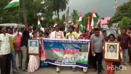 শালতোড়া: ভারতীয় সেনা বাহিনীর প্রতি
শ্রদ্ধা ও কৃতজ্ঞতা জানিয়ে মিছিল করা হল শালতোড়ায় ব্লক তৃণমূলের তরফে