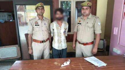 शाहाबाद: शाहबाद कोतवाली पुलिस ने शाहबाद कस्बा से एक युवक को 315 बोर के अवैध तमंचे के साथ गिरफ्तार कर कोर्ट में पेश किया, जेल