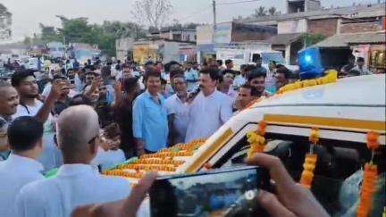 দাঁতন ২: সাধারণ মানুষের সাহায্যার্থে সাবড়া গ্রাম পঞ্চায়েতে বিধায়ক এর উদ্যোগে অ্যাম্বুলেন্স প্রদান jansamasya