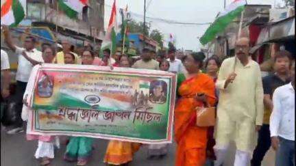 মেমারি ১: মেমারিতে শ্রদ্ধাঞ্জলি জ্ঞাপন মিছিলের আয়োজন তৃণমূলের, উপস্থিত বিধায়ক ও তৃণমূল শহর সভাপতি