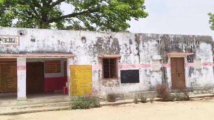 जयसिंहपुर: शहीद मानसिंह पूर्व माध्यमिक विद्यालय हयात नगर का विद्यालय छत व शौचालय ,हुआ जर्जर#Jansamasya
