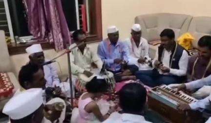 फलटण: आमदार सचिन पाटील रंगले भजनात, व्हिडिओ व्हायरल