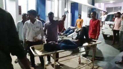 बड़वाह: बड़वाह: इंदौर रोड पर खड़ी ट्रैक्टर ट्राली में पीछे से घुसीं दो बाइक, गंभीर घायल इंदौर रेफर