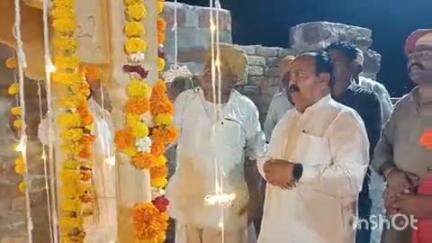 पोकरण: पूर्व विधायक रूपाराम ने रामदेवरा में बाबा रामदेव की समाधि के दर्शन किए, देश में अमन व खुशहाली की कामना की