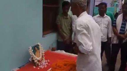 কাঁকসা: বাবনাবেড়ায় প্রয়াত তৃণমূল কর্মী তথা কাঁকসা ব্লকের প্রথম শহীদ সান্টু গোপাল মন্ডল কে শ্রদ্ধাঞ্জলি জানালেন তৃণমূল কর্মীরা