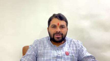 बुलढाणा: पारगांव टोलनाक्या जवळ शेतकरी नेते रविकांत तुपकर यांच्या वाहनाला ट्रकची धडक,सुखरूप असल्याची तुपकरांची माहिती