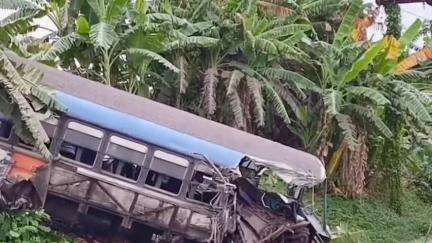 তমলুক: ১১৬ বি জাতীয় সড়কের চন্ডিপুরে সরকারি বাসের সঙ্গে ট্রাকের মুখ্যমন্ত্রীর সংঘর্ষ , আহত বেশ কয়েকজন যাত্রী,ঘটনাস্থলে পুলিশ