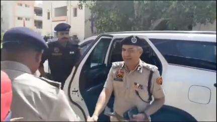 सिरसा: डीजीपी शत्रुजीत कपूर पहुंचे सिरसा, पुलिस लाइन में पुस्तकालय का किया शुभारंभ