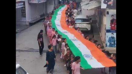 बड़ी सादड़ी: बड़ी सादड़ी क्षेत्र में रामधुन यात्रा के साथ ऑपरेशन सिंदूर के तहत तिरंगा यात्रा का आयोजन