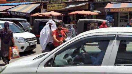 चरखी दादरी: जिले में गर्मी से लोग बेहाल, तापमान 43 डिग्री सेल्सियस तक पहुंचा; 23 मई तक गर्मी जारी रहेगी