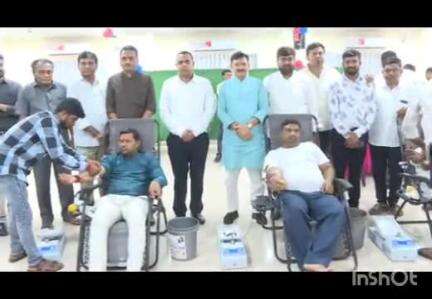 કઠલાલ: આજરોજ કઠલાલ ટાઉનહોલ ખાતે વહીવટી તંત્ર દ્વારા રક્તદાન કેમ્પનું આયોજન કરવામાં આવ્યું હતું