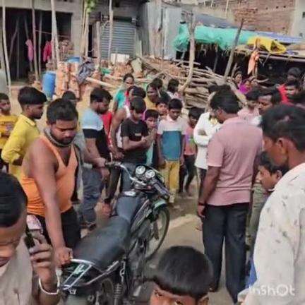 चंदवारा: शिवम आयरन फैक्ट्री के बाहर, महतोआरा जोंगी मार्ग पर मिला एक शव