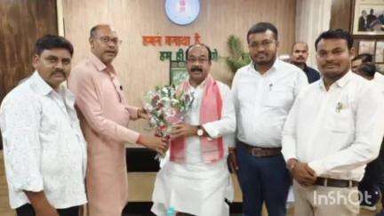 पाटन: प्रदेश के उपमुख्यमंत्री अरुण साव से मिलने आज भाजपा नेता पाटन से रायपुर पहुंचे