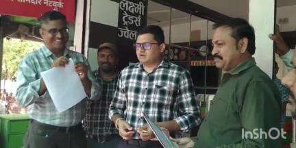 कुक्षी: ग्रामीणों की गिरवी रकम को लेकर राजस्व विभाग ने कुक्षी के 10 साहूकारों के प्रतिष्ठानों की जांच की
