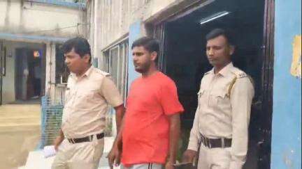 খয়রাশোল: গোপালপুর মোড় থেকে কোডাইন মিকচার সহ যুবক গ্রেপ্তার, তদন্তে খয়রাশোল থানার পুলিশ