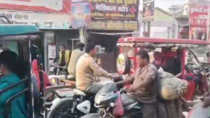 बहराइच: दरगाह सहित शहर में इरिक्शा के कारण लगने वाले जाम को लेकर किसान नेताओं और समाजसेवियों ने रूट निर्धारण की की मांग