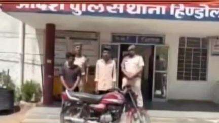 हिण्डोली: हिंडोली थाना पुलिस ने बाइक चोर गिरोह का पर्दाफाश करते हुए तीन आरोपियों को गिरफ्तार किया, चोरी की बाइक बरामद