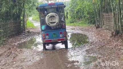 ধেমাজি: নগাখিলিয়াত এটি পথৰ দুৰৱস্থাই জীয়াতু ভোগাইছে প্ৰায় ১০ খন গাঁৱৰ সহস্ৰাধিক ৰাইজক, শীঘ্ৰে পথ নিৰ্মাণৰ দাবী #jansamasya