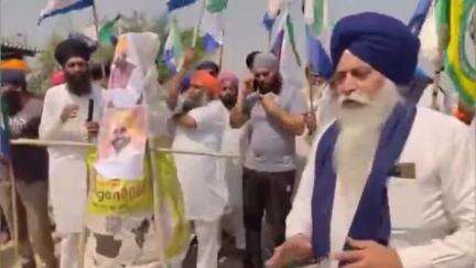 ਪੱਟੀ: ਪਿੰਡ ਸਭਰਾ ਵਿਖੇ ਕਿਸਾਨਾਂ ਨੇ ਮੁੱਖ ਮੰਤਰੀ ਤੇ ਕੈਬਨਿਟ ਮੰਤਰੀ ਦੇ ਖਿਲਾਫ ਕੀਤਾ ਰੋਸ਼ ਪ੍ਰਦਰਸਨ