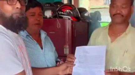 नानपारा: नवाबगंज खेल मैदान में बन रहे सरकारी भवन का लोगों ने किया विरोध, जिलाधिकारी को भेजा ज्ञापन