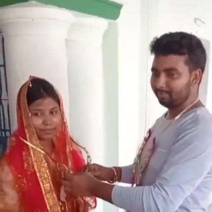 परबत्ता: परबत्ता प्रखंड के युवक ने जमुई के पंच मंदिर में रचाई शादी, वीडियो सोशल मीडिया पर हुआ वायरल