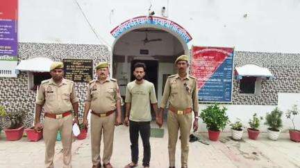 पुवायां: पुवायां थाना क्षेत्र में नाबालिग लड़की को भगाकर ले जाने एवं दुष्कर्म करने वाले अभियुक्त को किया गिरफ्तार, भेजा गया जेल