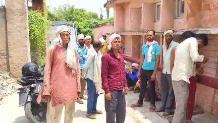 महोबा: महोबा के बरा नाला के पास शनिवार रात अज्ञात वाहन की टक्कर से बाइक सवार की हुई मौत, पुलिस ने शव का कराया पोस्टमार्टम