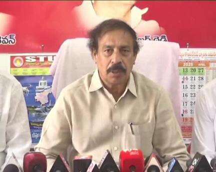 గాలిజనార్దన్ రెడ్డిప్రభుత్వానికి100కోట్ల టాక్స్ కట్టాలని ఉన్నాప్రభుత్వాలు స్పందించలేదు సిపిఐ రాష్ట్ర కార్యదర్శి రామకృష్ణ