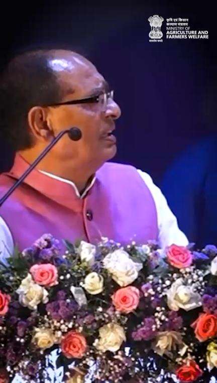 "लैब टू लैंड" के तहत खेत और विज्ञान को जोड़ने का प्रयास, ताकि वैज्ञानिक लाभ सीधे किसानों तक पहुँचे।