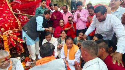 पौड़ी: कैबिनेट मंत्री धन सिंह रावत ने थलीसैंण के भैरवनाथ मंदिर के भूमि पूजन कार्यक्रम में हिस्सा लिया