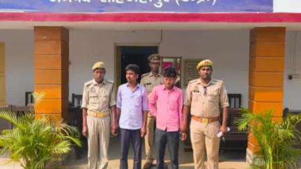 तिलहर: पुलिस ने आबकारी अधिनियम के मामलों में फरार दो अभियुक्तों को सहवेगपुर गांव से किया गिरफ्तार