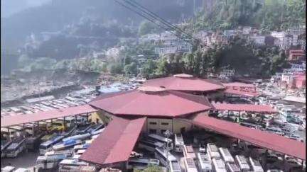 रुद्रप्रयाग: यातायात पुलिस ने सोनप्रयाग व सीतापुर में बनाई सुव्यवस्थित व सुदृढ़ ट्रैफिक प्लान के तहत प्रभावी यातायात व्यवस्था