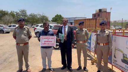 ભચાઉ: જન વિજ્ઞાન જાથાની ટીમે ભચાઉના નકલી ભુવાને ઝડપ્યો